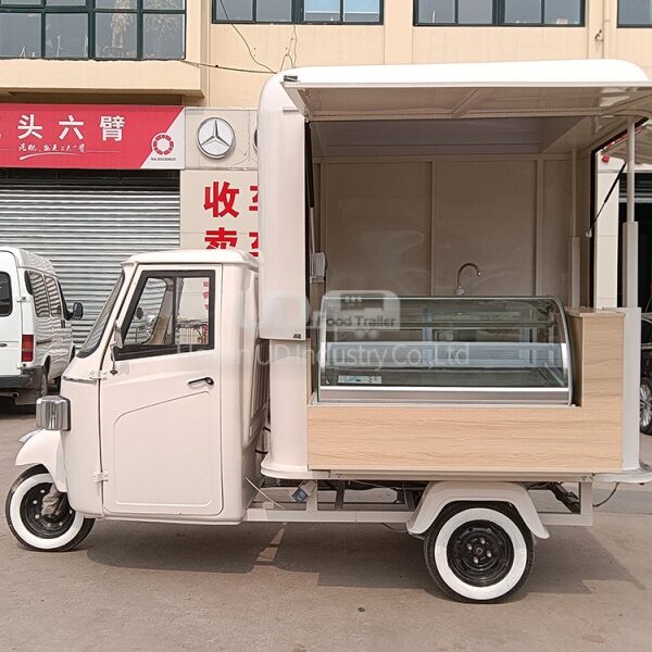 LIFTING PIAGGIO FOOD TRUCK