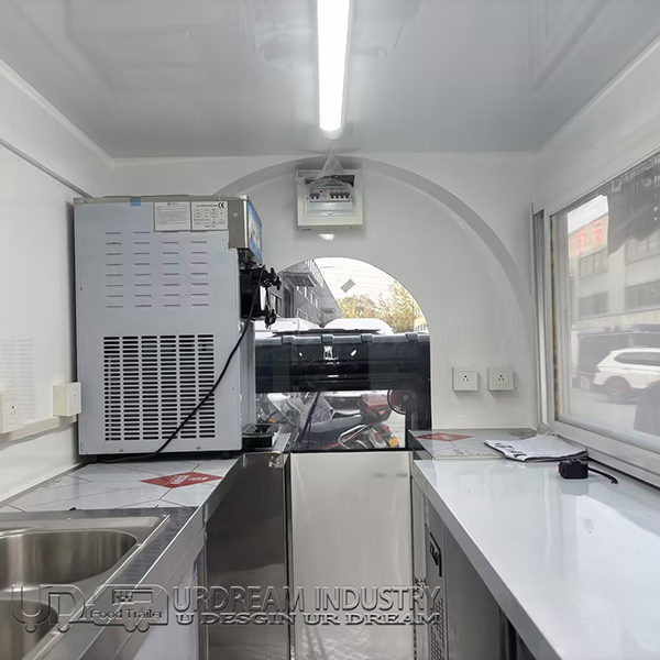 BLACK COFFEE PIAGGIO FOOD TRUCK