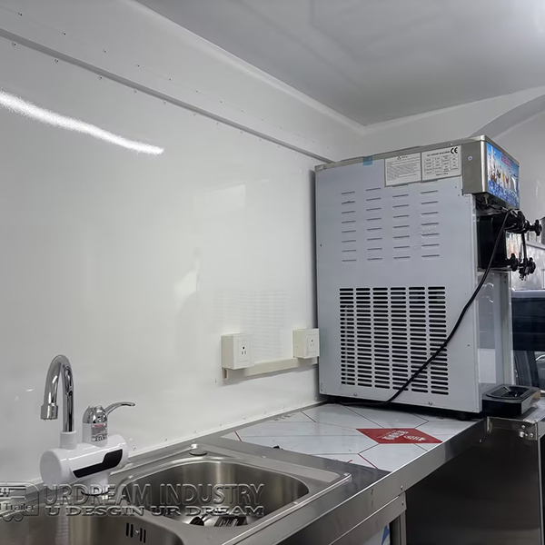 BLACK COFFEE PIAGGIO FOOD TRUCK