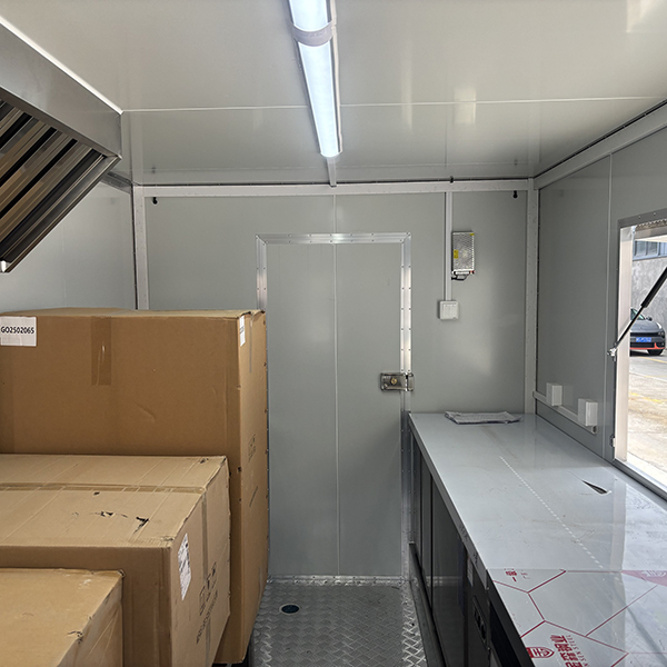 13FT RED STICKER SQUARE FOOD TRAILER WITH LED