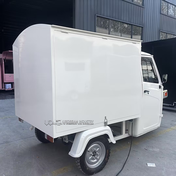 10FT White Piaggio Food Truck